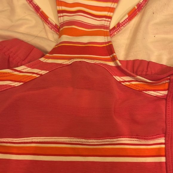 PRE-OWNED NIKE WOMEN'S FITTED TANK WITH BUILT IN BRA- MEDIUM (8-10) - Picture 7 of 7